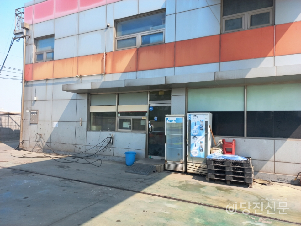 가짜 석유판매를 판매하다 적발돼 영업이 정지된 당진시 송악읍 S주유소의 모습. 