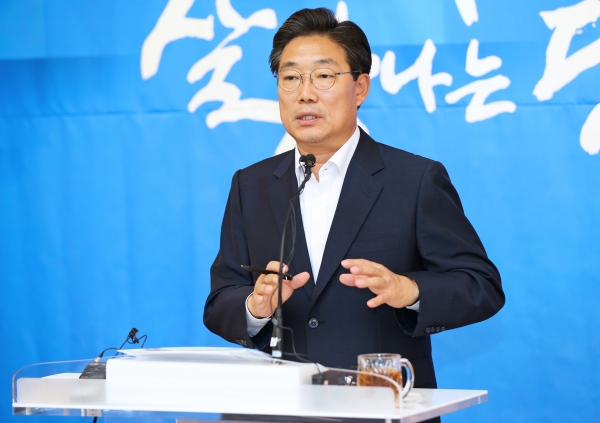 김홍장 당진시장이 지난 7월 25일 민선 7기 첫 공식 기자회견을 통해 새로운 임기의 시정 방향을 제시했다.