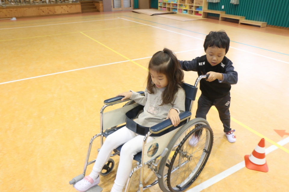 당진 용연 유치원 원아들의 장애이해교육 시간