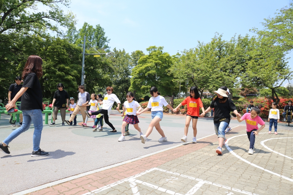 지난 11일 당진의 남산공원에서 펼쳐진 놀이서당의 놀이마당