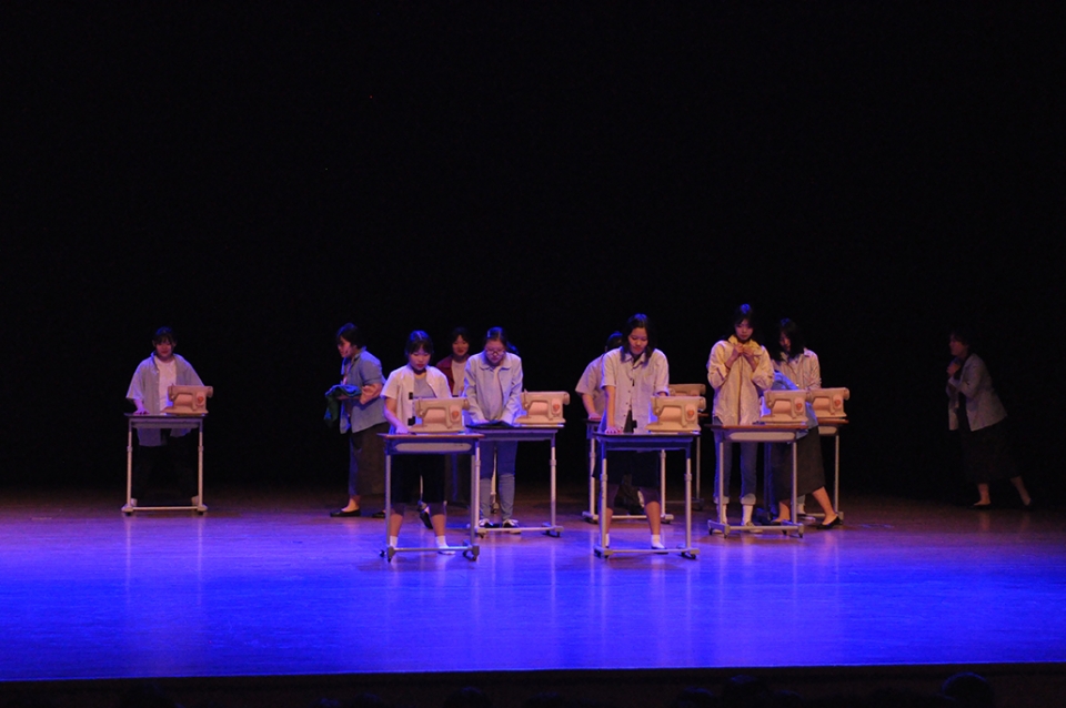 지난해 충남학생연극페스티벌에서 연극동아리 학생들은 열연을 펼치는 모습.
