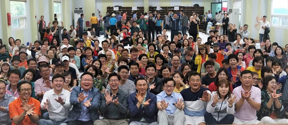 2019년 7월 열린 하계 충남 트래킹 연합단체 야유회의 모습.