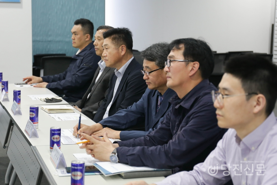불산공장 건립을 추진 중인 램테크놀러지 측 관계자와 한국산업단지관리공단과 LH측 관계자들의 모습.