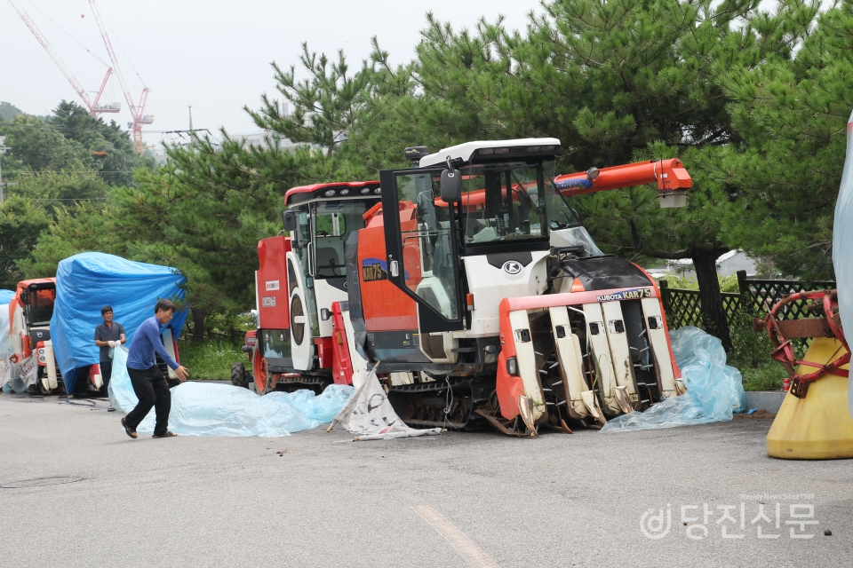 이에 지난 4일 대책위는 3월부터 투쟁의 의미로 한국농어촌공사 당진지사에 배치했던 농기계를 치우고 해단식을 진행했다.