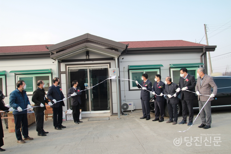 당진LPG협회 SK에너지 임상묵 대표(왼쪽)가 한국가스안전공사로부터 2021년 안전관리 우수판매업체로 선정됐다. ⓒ당진신문 지나영 기자
