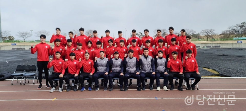 당진시민축구단이 KG스틸(구 동부제철)과 메인스폰서 협약 및 출정식을 치르며, 2022년 첫 발걸음을 내디뎠다. ⓒ당진신문 김정훈 팀장