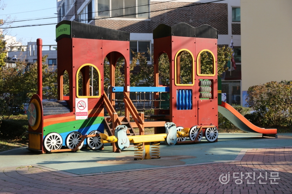 오래된 놀이시설만 설치돼 있는 채운동 은하공원 ⓒ당진신문 이혜진 기자