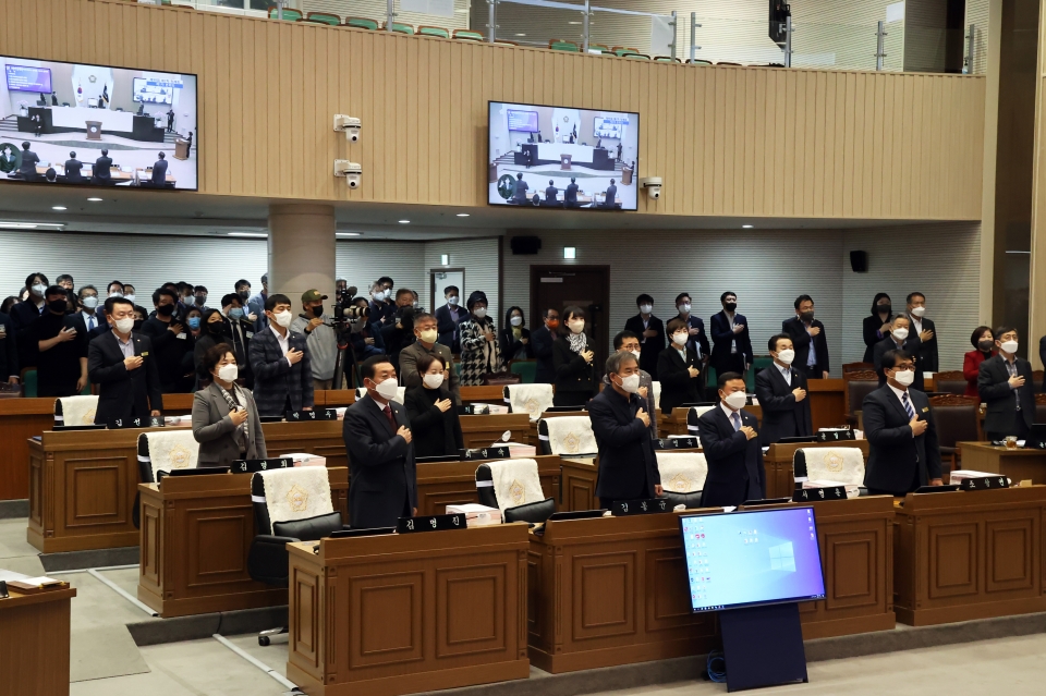 당진시의회(의장 김덕주)가 23일 제98회 제2차 정례회를 개회하고 제1차 본회의를 시작했다. ⓒ당진시의회 제공