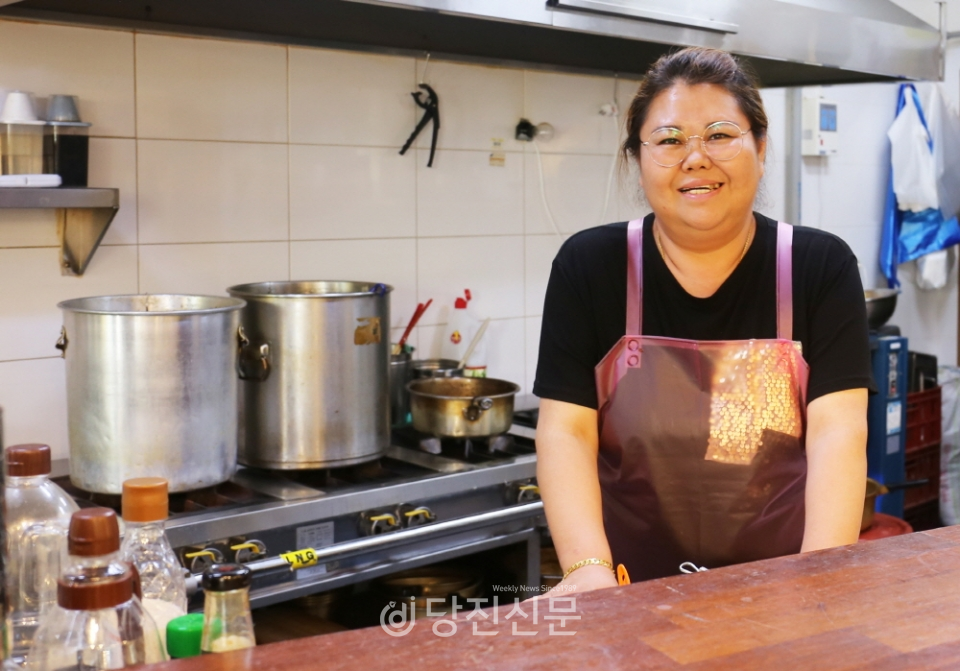 5년간 등기소 인근에서 식당을 하다 지난 1월 당진 중앙 1로에서 다시 문을 연 김주연 대표. ⓒ고정호