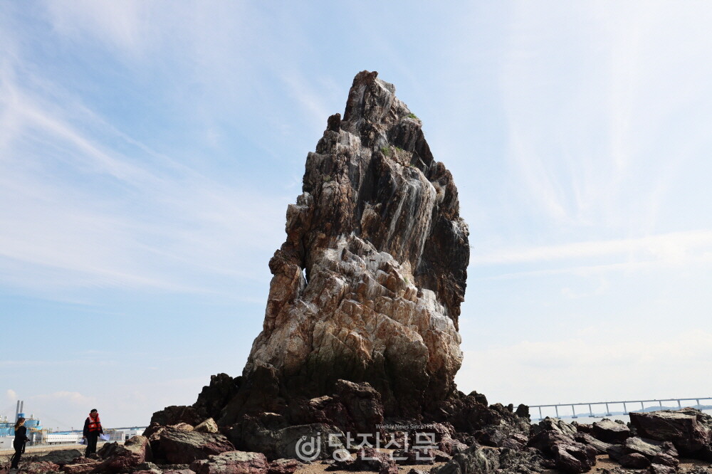당진시 신평면 매산리 산121번지에 위치한 영웅바위 전경. ⓒ조혜미